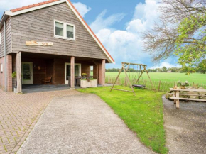 Modern Holiday Home with Fenced Garden in Boijl